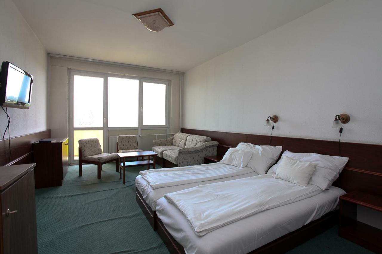 Aranypart Hotel Siofok Exterior photo