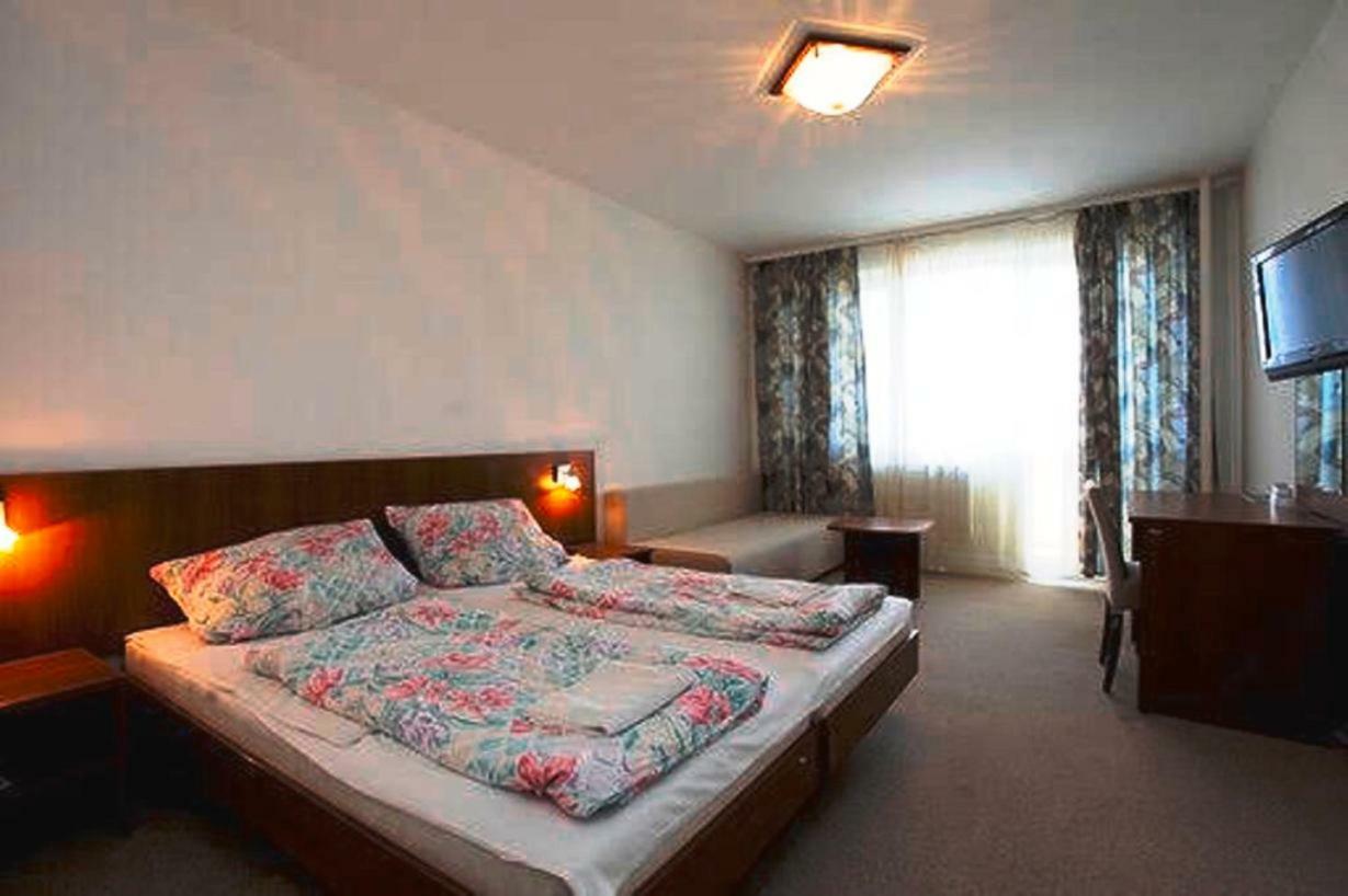 Aranypart Hotel Siofok Exterior photo